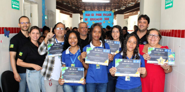 Alunas de Telha criam protótipo que auxilia na acessibilidade de pessoas com deficiência visual