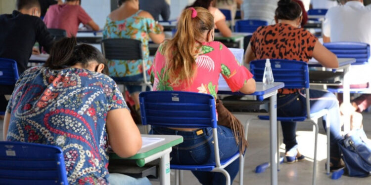 Provas do Encceja acontecem neste domingo, 25