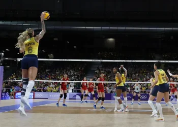 Brasil vence Japão por 3 a 0 no vôlei feminino