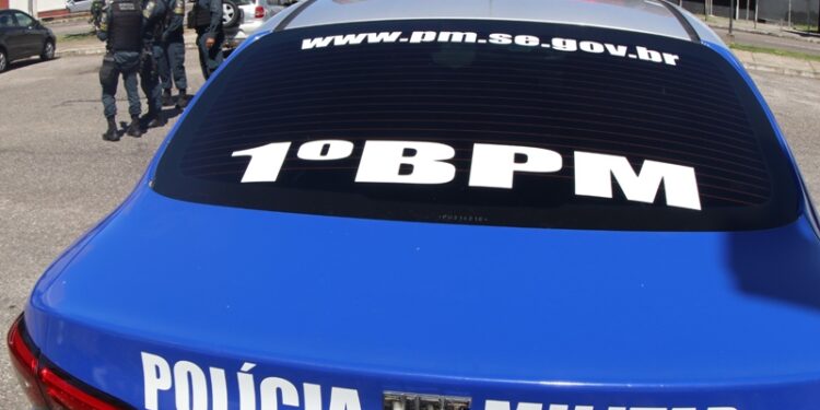 PM apreende papelotes de maconha no Bairro Santa Maria em Aracaju