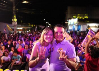 “Superei todas as dificuldades e hoje a Barra tem o maior canteiro de obras da sua história”, diz Alberto em primeiro comício