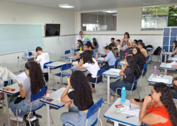 Alunos da Rede Estadual participam do primeiro dia de Simula Enem