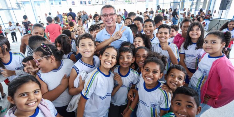 “Garantimos mais conforto e dignidade para nossos alunos da rede estadual”, afirma governador Fábio