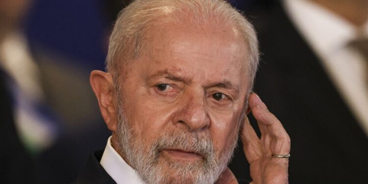 Lula anuncia repactuação do desastre em Mariana para outubro