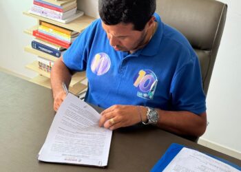 Duilio assina Carta de Compromisso em Defesa da Educação em Salgado