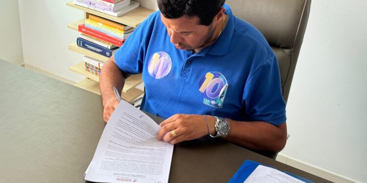 Duilio assina Carta de Compromisso em Defesa da Educação em Salgado