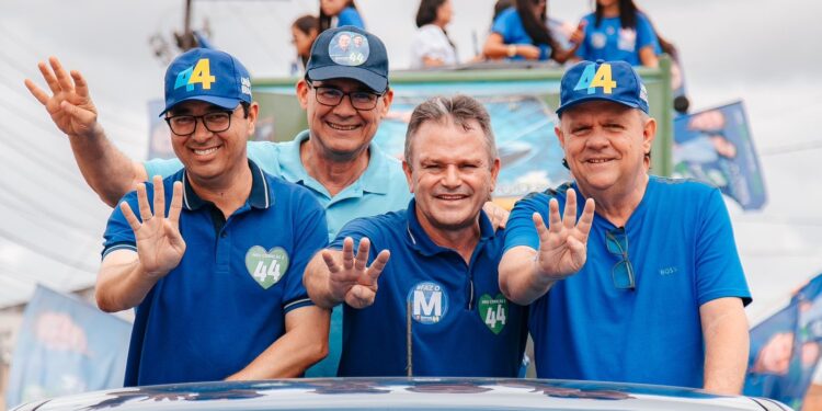 Merival participa de carreata com Fábio e Belivaldo em Simão Dias