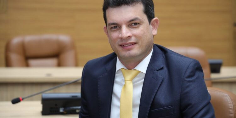 Paulo Júnior destaca geração de emprego em São Cristóvão