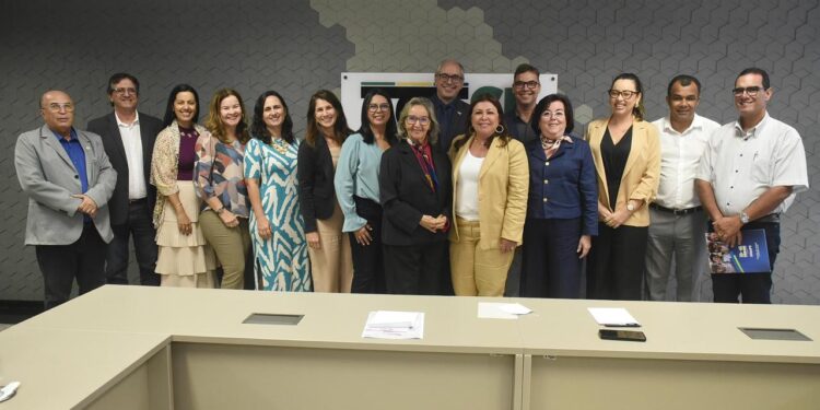 Em reunião no Tribunal de Contas de Sergipe, Pacto pela Educação discute alfabetização na idade certa e capacitação de gestores