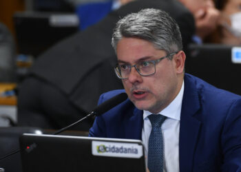 Projeto de Alessandro Vieira combate suicídio de crianças e adolescente