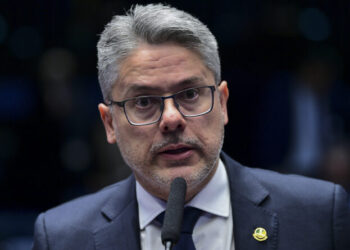 Senador Alessandro Vieira apresenta pacote de medidas para restringir apostas no Brasil