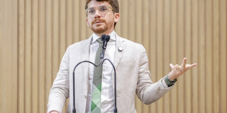Madeira nativa: PL de Breno Garibalde é aprovado na CMA