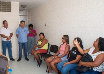 Luiz Roberto conhece trabalho voluntário de atendimento a autistas