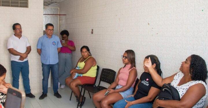 Luiz Roberto conhece trabalho voluntário de atendimento a autistas