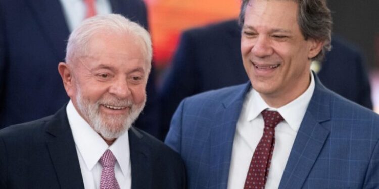 Governo federal arrecada menos que esperado e TCU alerta para risco de meta fiscal não ser atingida