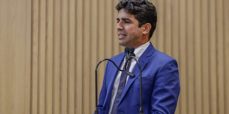Vereador Pastor Diego alerta sobre violação da liberdade de expressão
