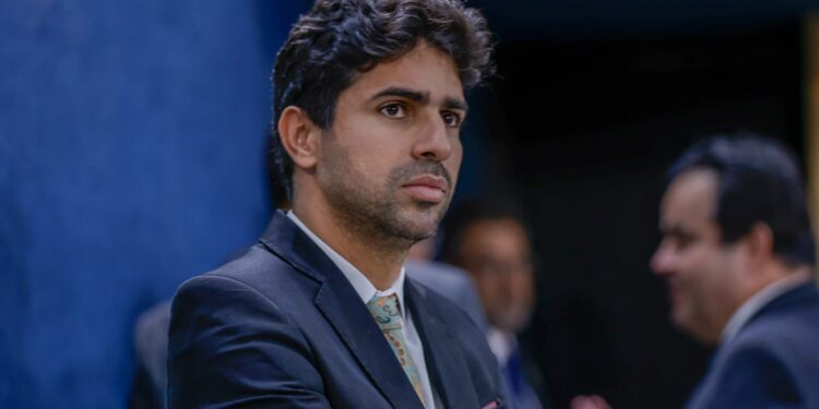 PL do vereador Pastor Diego é aprovado e alerta sobre condições neuroimunes raras