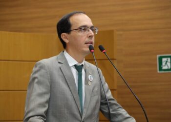 Filhos de vítimas de feminicídio deverão receber auxílio financeiro