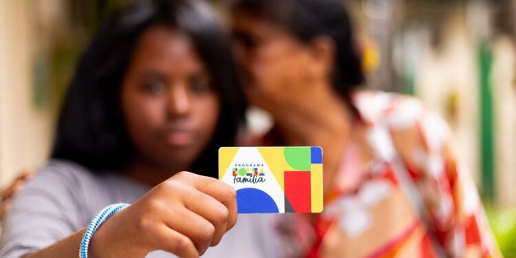 Bolsa Família de setembro começa a ser pago na terça-feira, 17