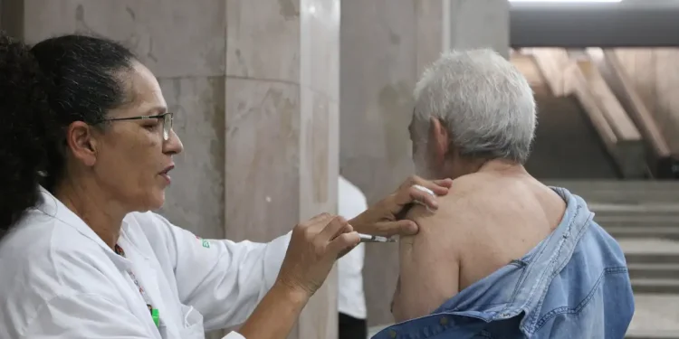 Fiocruz alerta para aumento de casos de covid-19 no país