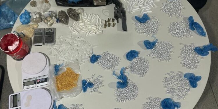 Operação da Polícia Civil intercepta mãe e filho investigados por tráfico de drogas em Itabaiana