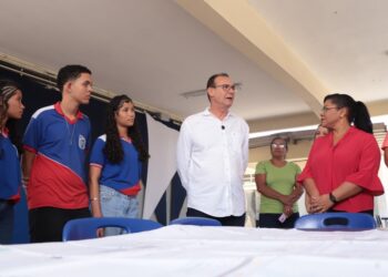 Gestores e técnicos da Seduc visitam obras em escolas estadual