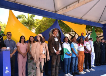 Alunos da rede estadual representam a sergipanidade no acendimento do fogo simbólico