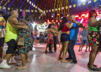 Grupos de forró são atrações da Segundona do Turista nesta segunda