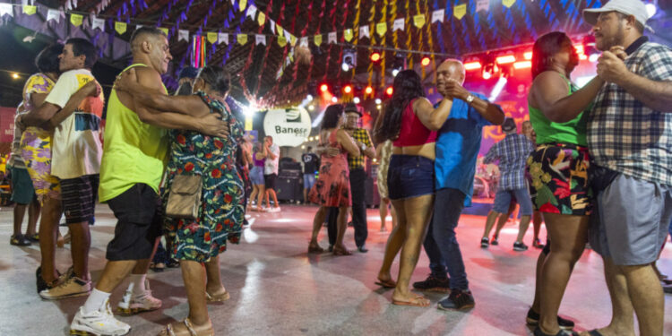 Grupos de forró são atrações da Segundona do Turista nesta segunda