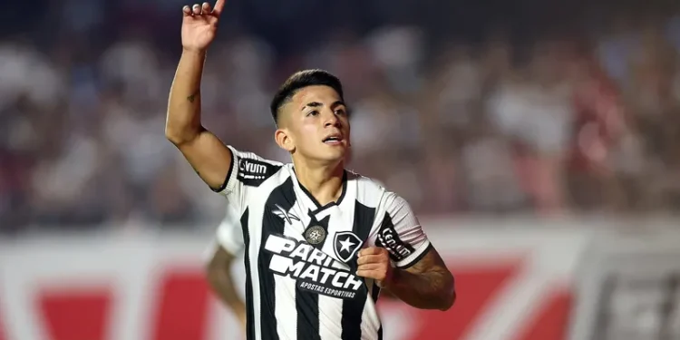 Botafogo sofre, mas vence São Paulo nos pênaltis e avança à semifinal da Libertadores