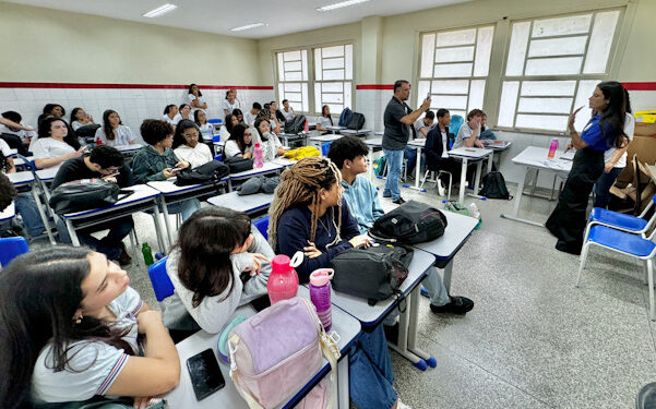 Yandra participa de Sabatina POP promovida por alunos Colégio Atheneu