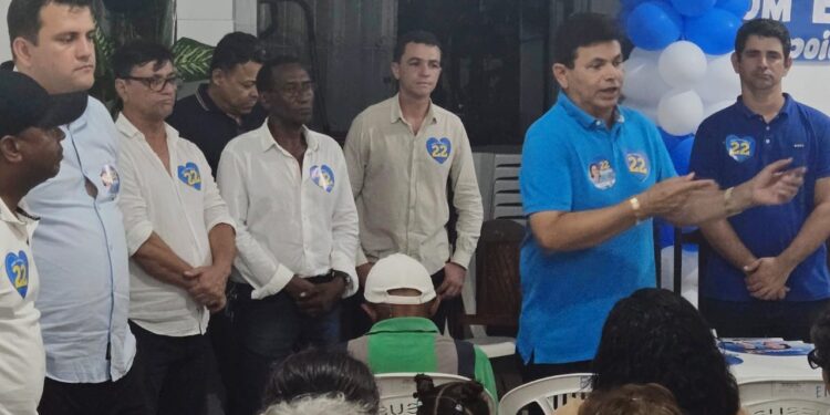 Valmir de Francisquinho segue em maratona de apoio a Emília Corrêa pelos bairros de Aracaju