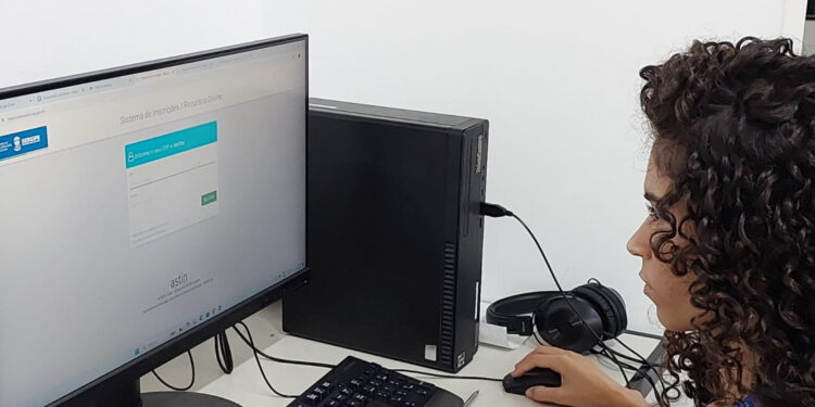 Seduc lança Processo Seletivo Simplificado para professor do Centro Estadual de Idiomas