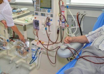 Insuficiência renal pode ser mais grave em idosos, diz nefrologista