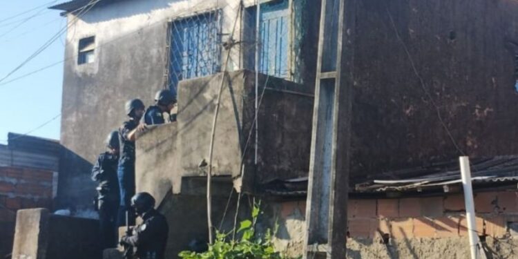 Família é feita refém dentro de casa em Nossa Senhora do Socorro