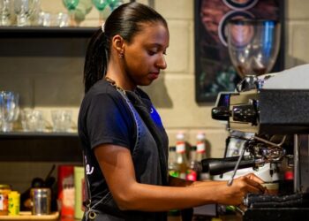 Sergipe lidera crescimento nacional no setor de serviços com alta de 10%