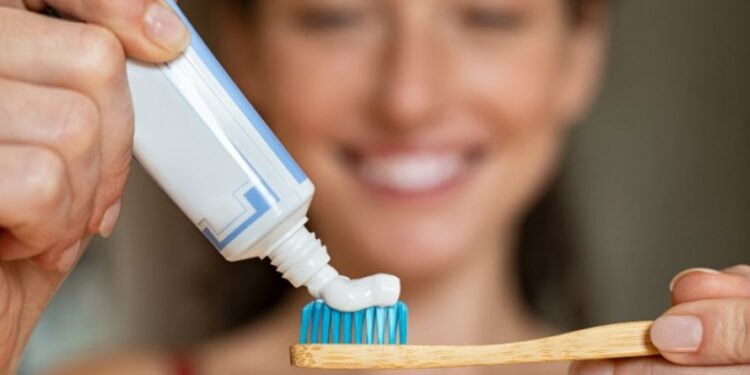 Cirurgião dentista desvenda mitos e verdades sobre saúde bucal