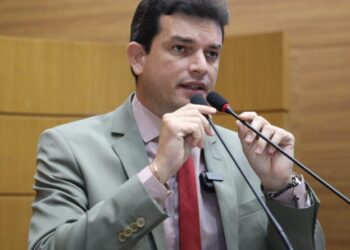 Paulo Júnior apresenta reclamações sobre abastecimento de água e cobra efetividade da Deso