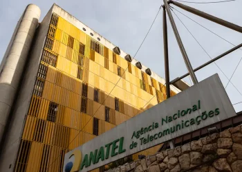 Prestadoras são notificadas pela Anatel para liberar acesso ao X