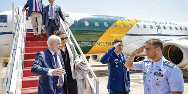 Após problemas técnicos no México, governo Lula se mobiliza para aquisição de nova aeronave