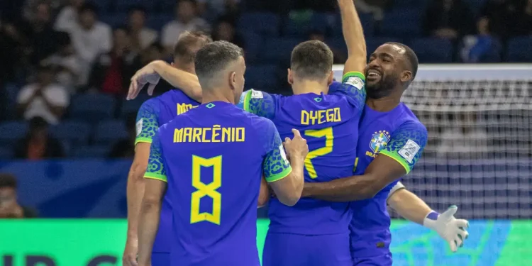 Brasil se garante na final da Copa do Mundo de futsal