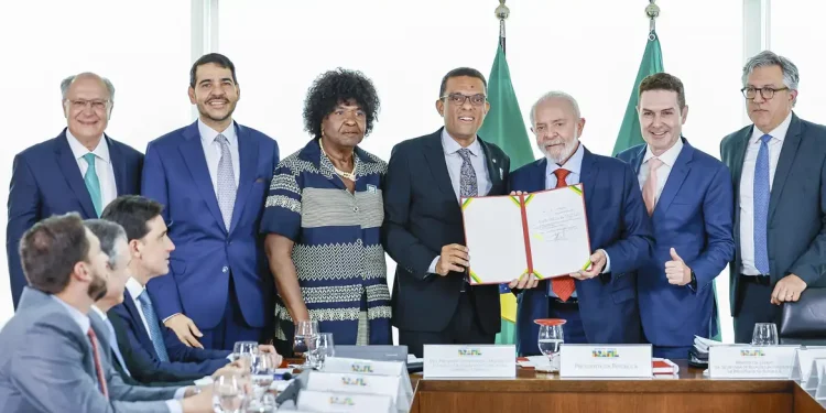 Lula sanciona leis que reconhecem gospel, grafite e Festa do Sairé