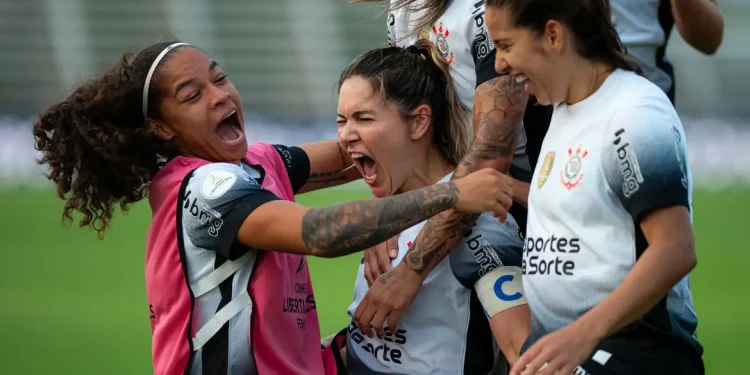 Corinthians derrota Boca e chega à final da Libertadores Feminina