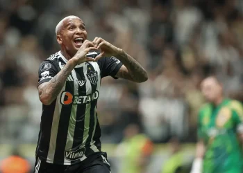 Atlético vence River por 3 a 0 e coloca o pé na final da Libertadores