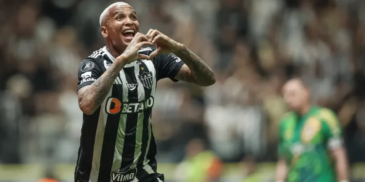 Atlético vence River por 3 a 0 e coloca o pé na final da Libertadores