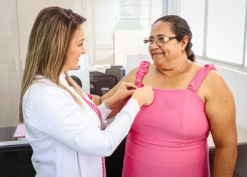Hospital de Urgências de Sergipe abraça campanha Outubro Rosa