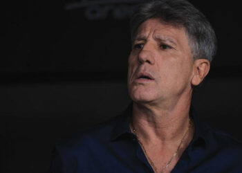 Diretoria do Grêmio se reúne e toma decisão sobre futuro de Portaluppi