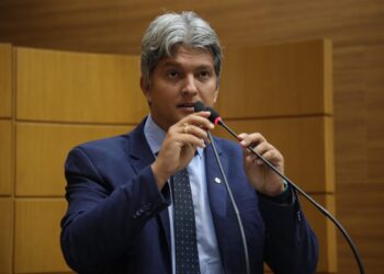 Dr. Samuel denuncia riscos em passarela no povoado Tabocas e protocola indicação solicitando reforma da estrutura