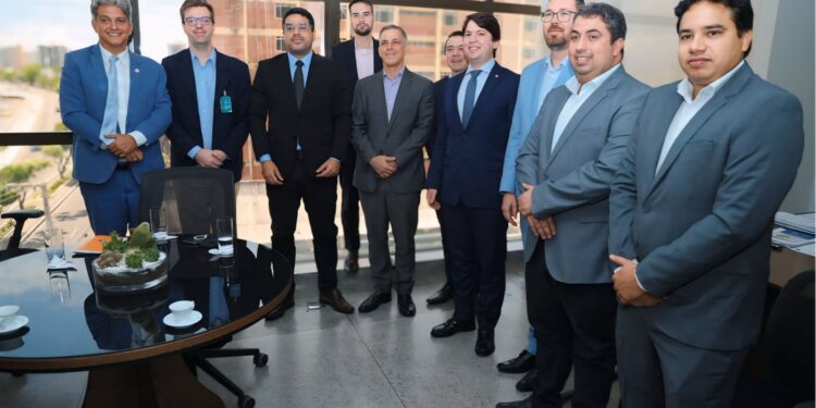 Dr. Samuel dialoga com empresa vencedora de concessão da Deso sobre melhorias no saneamento básico de Socorro