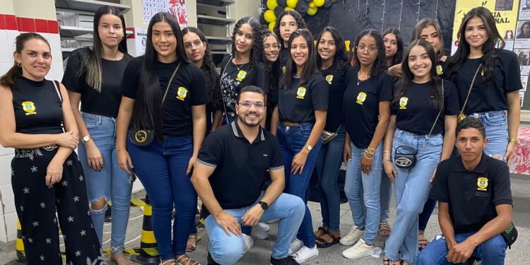 Alunos de Porto da Folha participam da Feira das Profissões 2024